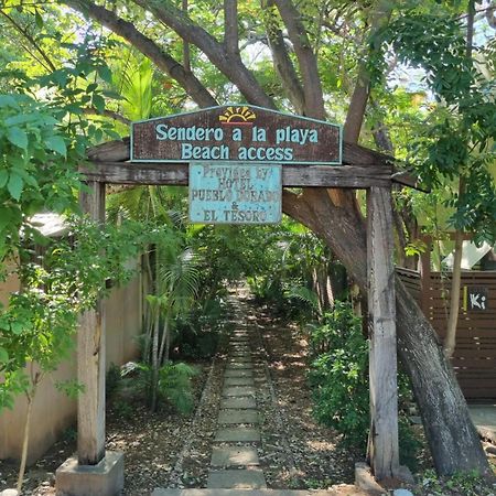 Tsunami Hostel Tamarindo Dış mekan fotoğraf