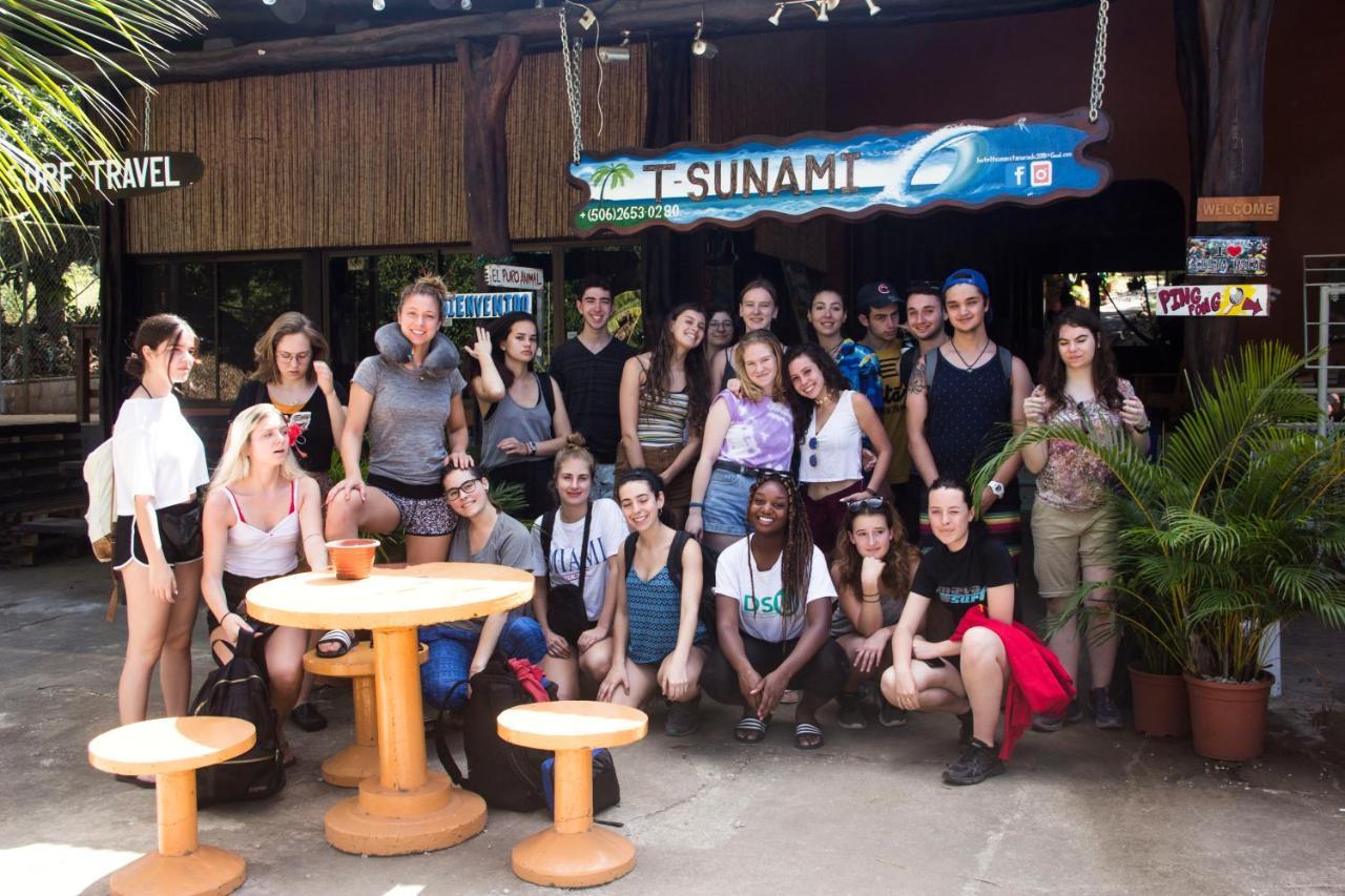 Tsunami Hostel Tamarindo Dış mekan fotoğraf