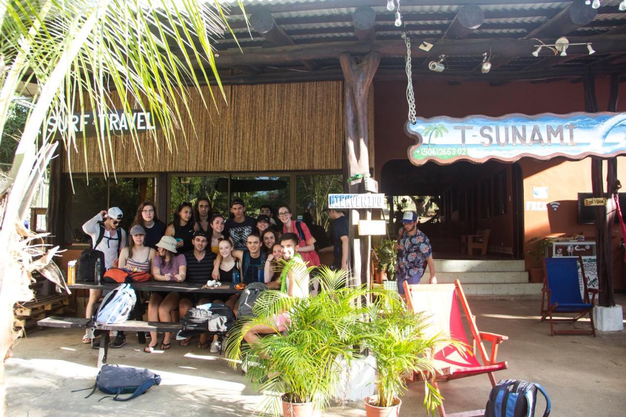 Tsunami Hostel Tamarindo Dış mekan fotoğraf