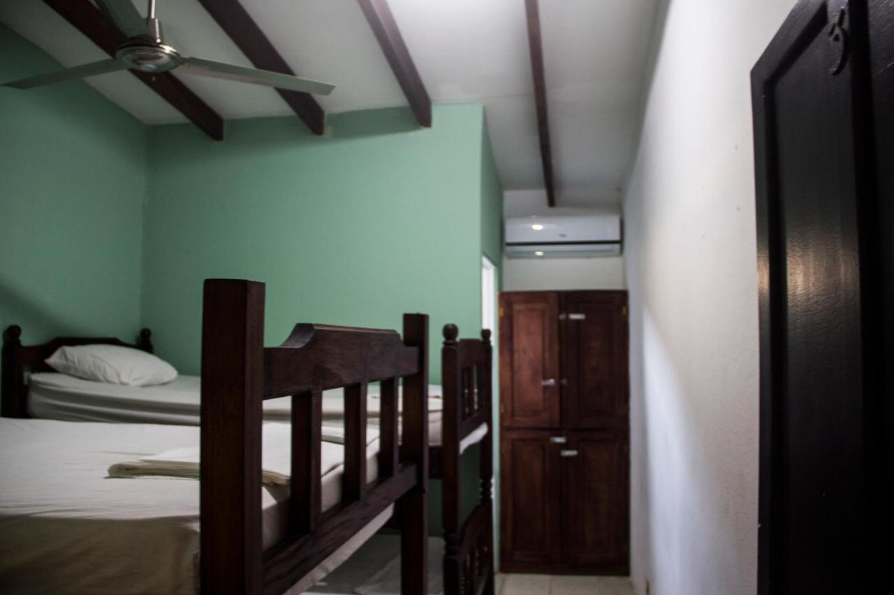 Tsunami Hostel Tamarindo Dış mekan fotoğraf